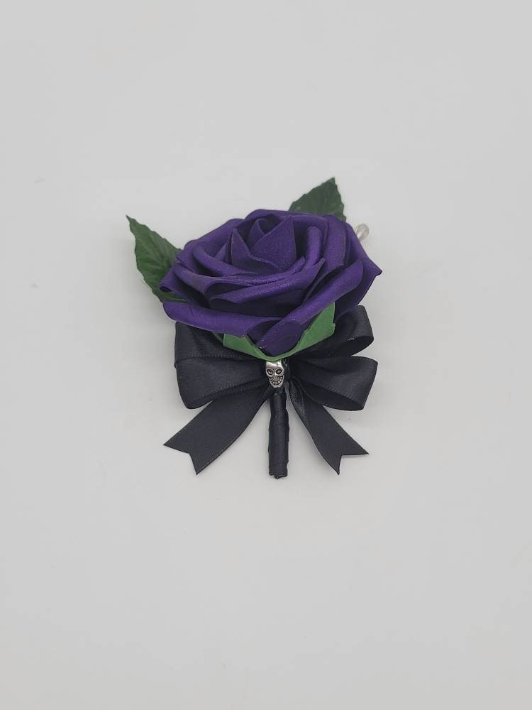 Gothic Skull Dark purple and Black Wedding Bouquet,Bridal bouquet, Bridesmaid Bouquet,Matching Corsages and Boutonnieres,Halloween Wedding