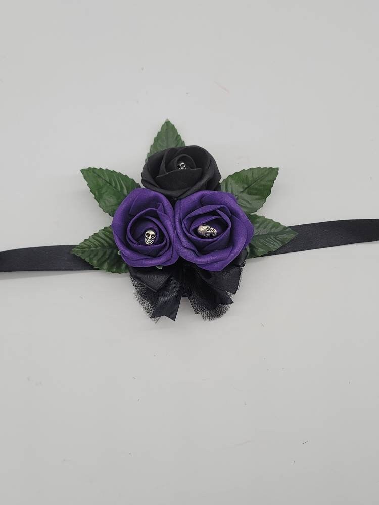 Gothic Skull Dark purple and black Wedding Bouquet, Bridal Bouquet, Bridesmaid Bouquet,Matching Corsages and Boutonnieres,Halloween Wedding