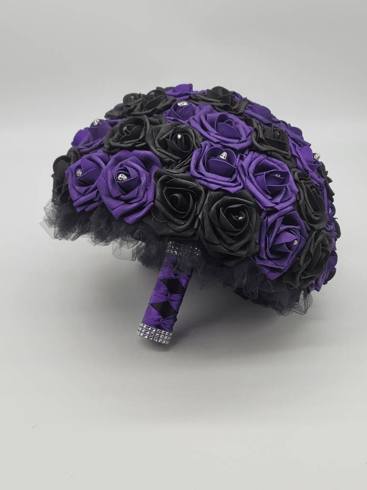 Gothic Skull Dark Purple and Black Wedding Bouquet, Bridal Bouquet, Bridesmaid Bouquet,Matching Corsages and Boutonnieres,Halloween Wedding