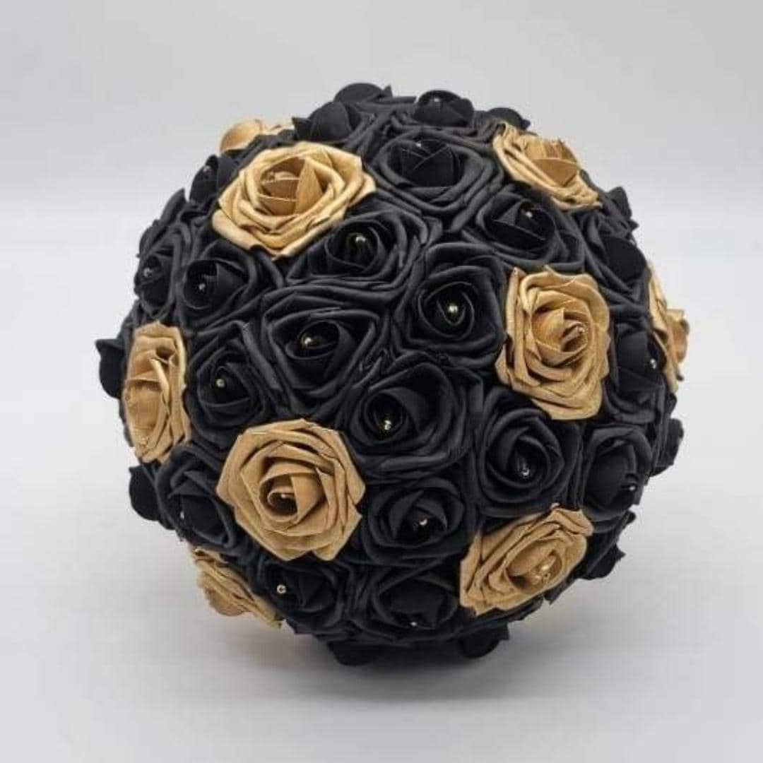 black and gold bouquet round front