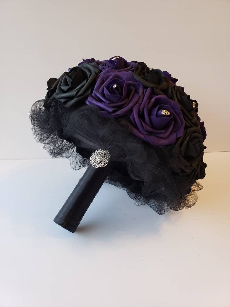 Gothic Skull Dark purple and Black Wedding Bouquet,Bridal Bouquet, Bridesmaid Bouquet,Matching Corsages and Boutonnieres,Halloween Wedding