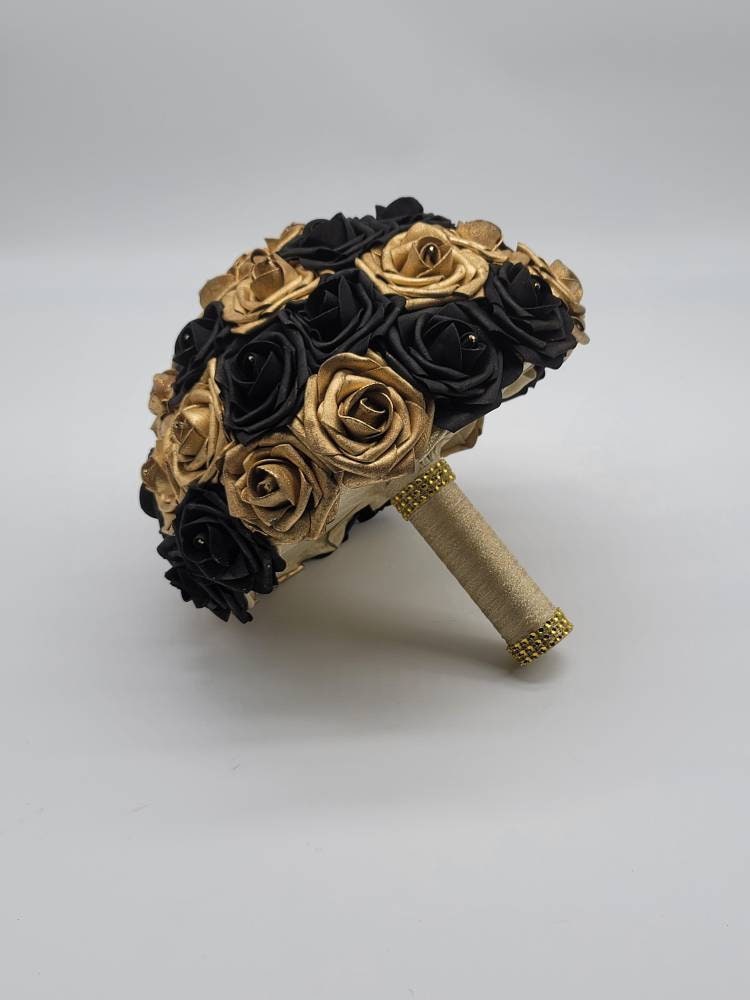 Black And Gold Boutonnieres And Corsages,27 Colors Available, Corsages Available In Pin On And Wrist,Matching Bouquets Available