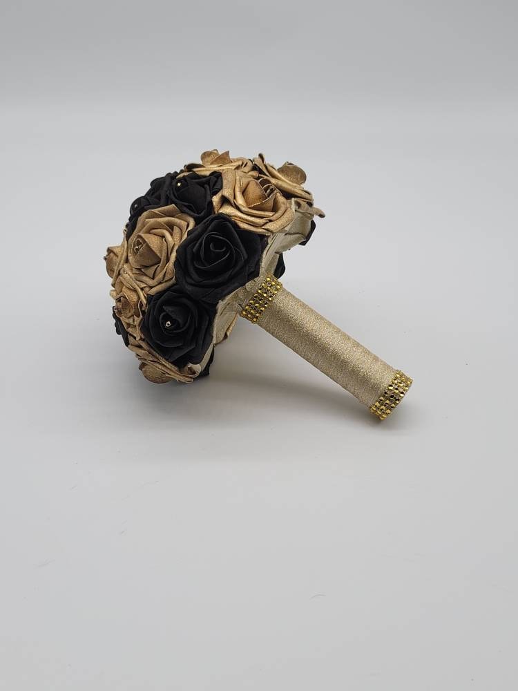 Black And Gold Boutonnieres And Corsages,27 Colors Available, Corsages Available In Pin On And Wrist,Matching Bouquets Available