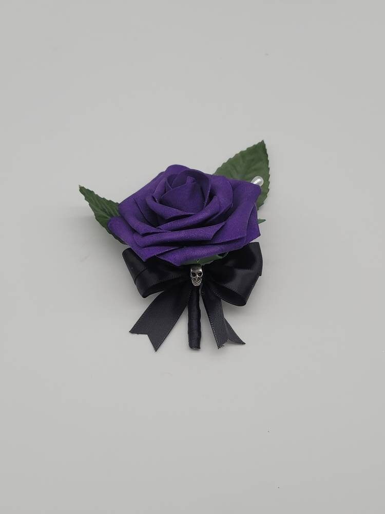Gothic Skull Dark Purple and Black Wedding Bouquet, Bridal Bouquet, Bridesmaid Bouquet,Matching Corsages and Boutonnieres,Halloween Wedding