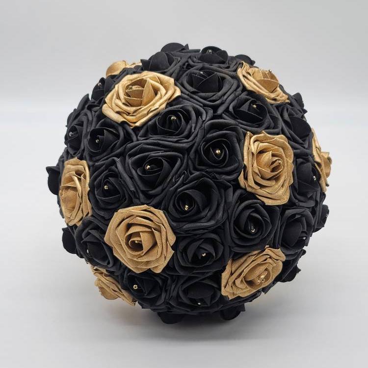 Black and gold bouquet front view