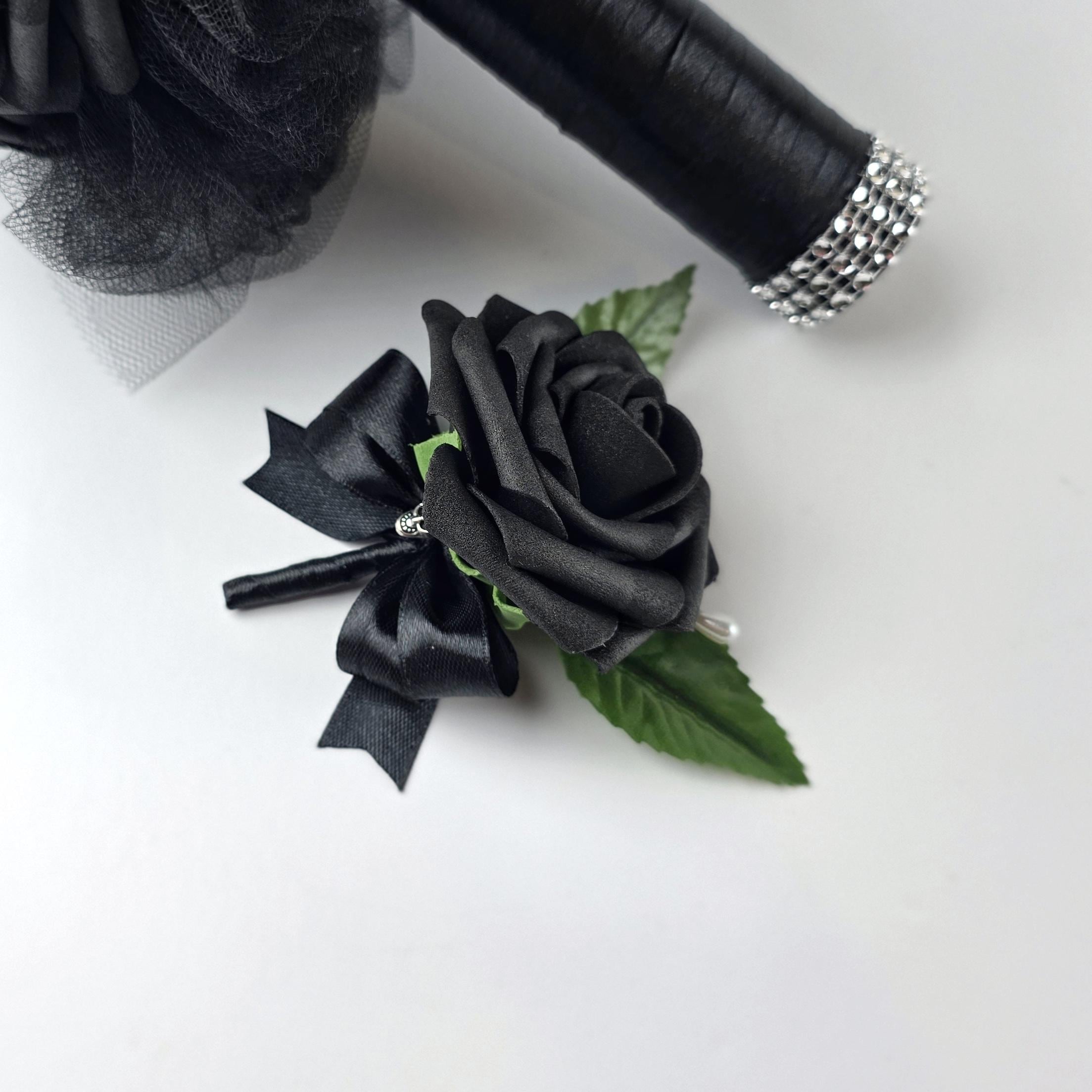 Black Skull Bouquet,Black Bouquet, Gothic Bouquet, Bridesmaid Bouquet,Toss Bouquet,Corsages,Boutonnieres,Halloween, Custom Colors Available
